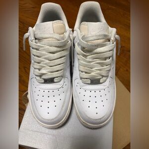 Nike WMNS Air Force 1 '07 White Sneakers in box